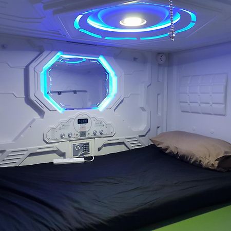 מלבורן Abbotsford Private Rooms & Pods - 15 Charles Homestay מראה חיצוני תמונה